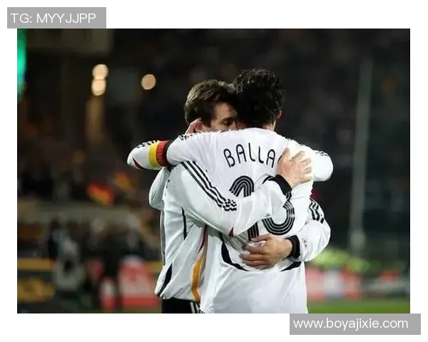 足球明星克洛泽在抖音分享训练秘笈与生活点滴引发粉丝热议 足球明星克洛泽在抖音分享训练秘笈与生活点滴引发粉丝热议